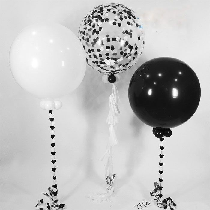 Черно белые шары. Черные и белые шары. Белый и черный шар. Воздушные шары черные белые. Про черного шарика